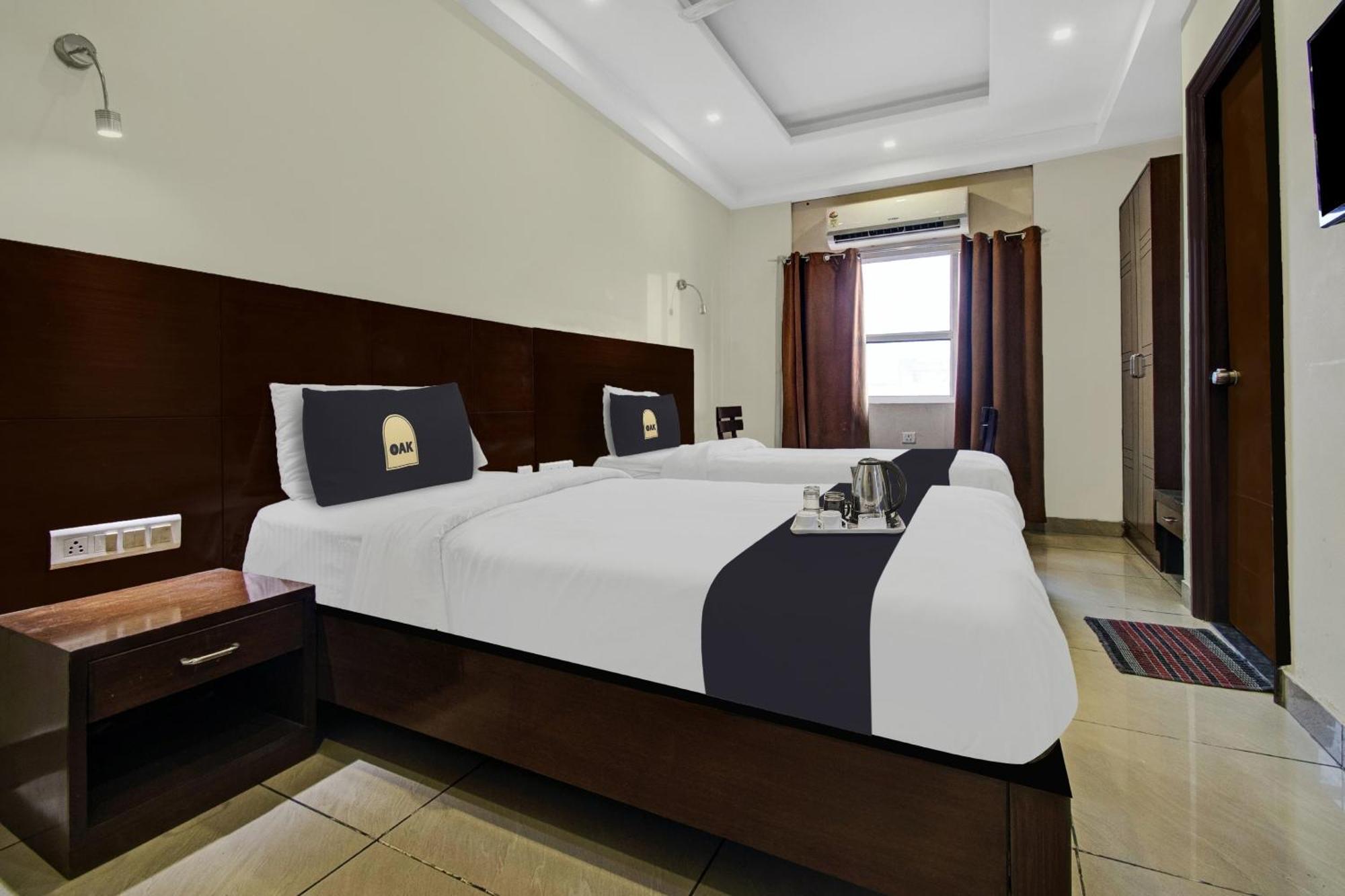 Townhouse Oak Hotel Heritage Heights Jaipur Bagian luar foto